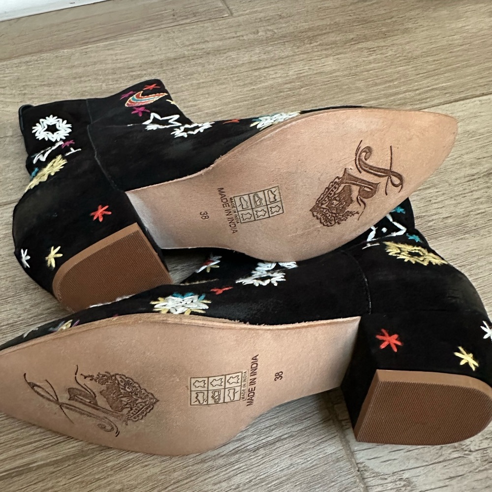 NWT Free People Embroidered Black Ankle Boots - Picture 8 of 9